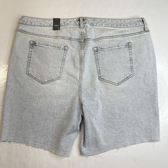 Torrid Shorts 20 Bermuda Relaxed Midrise Wild West Blue Denim Button Fly NEW - Picture 2 of 9